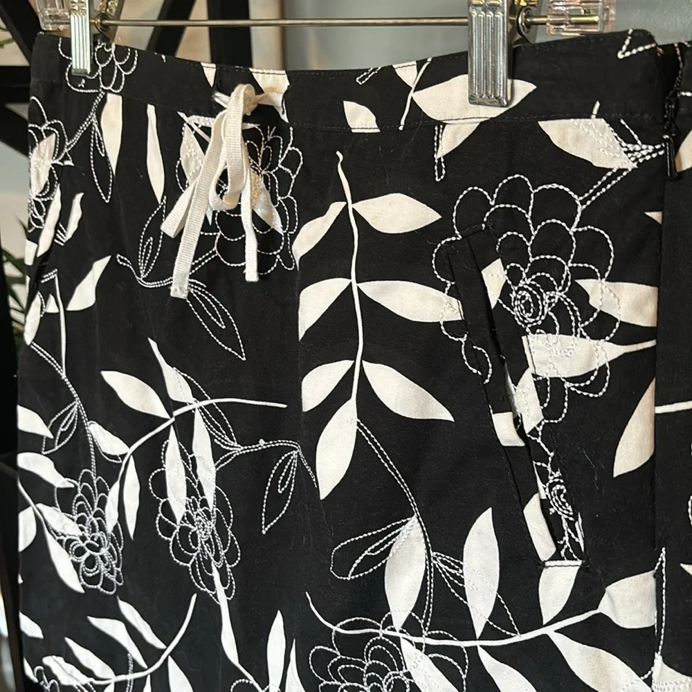 Y2K floral mini skirt - Picture 2 of 4